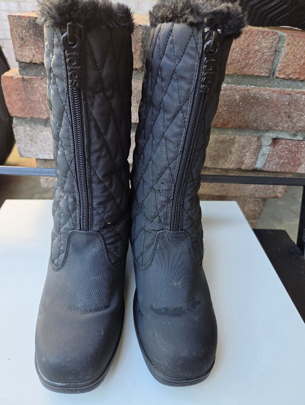 Totes Quiltie Black Quilted Faux Fur Winter Boots Cozy Gorpcore Mid-Calf 7M